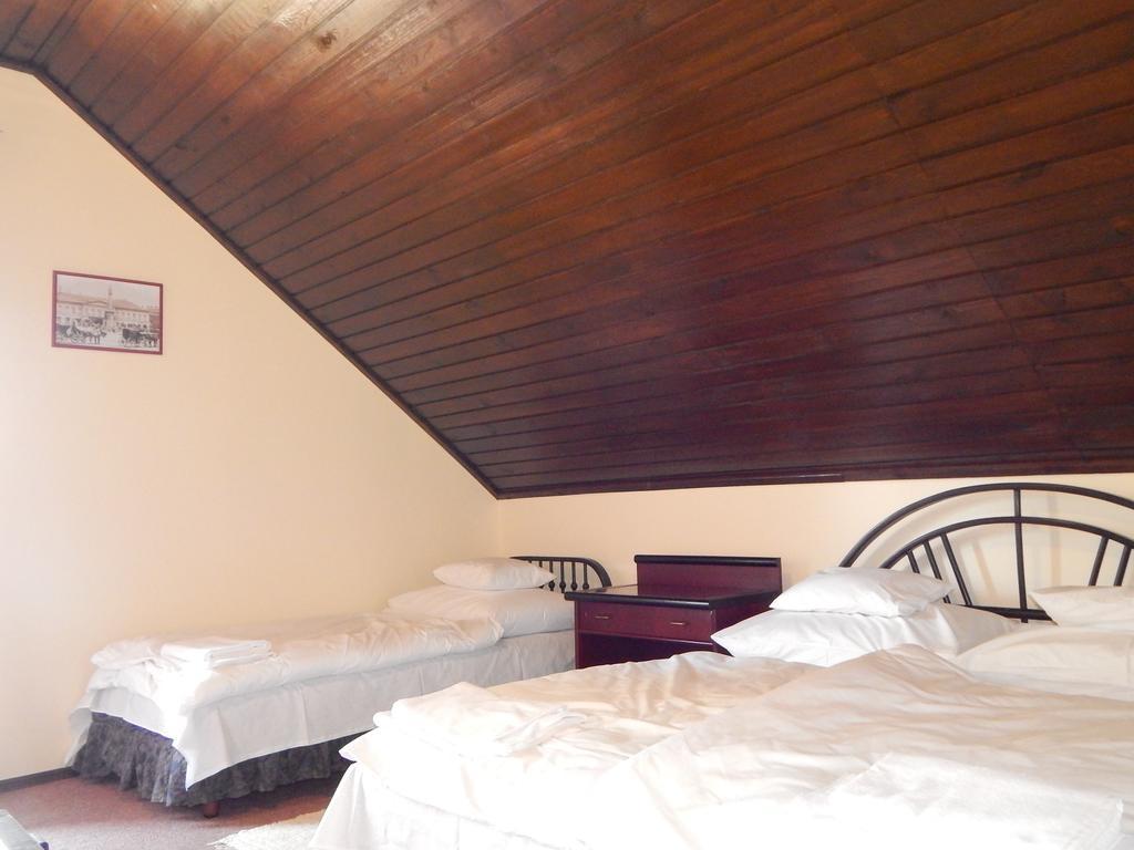 Napsugar Apartman Baja Zimmer foto